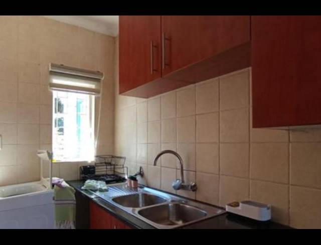 5 BEDROOM HOUSE FOR SALE IN QUELLERINA